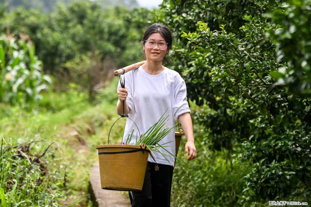全网追的“扁担女孩”,找了一份暑假工,时薪12元 - 攀枝花生活资讯 - 攀枝花28生活网 panzhihua.28life.com